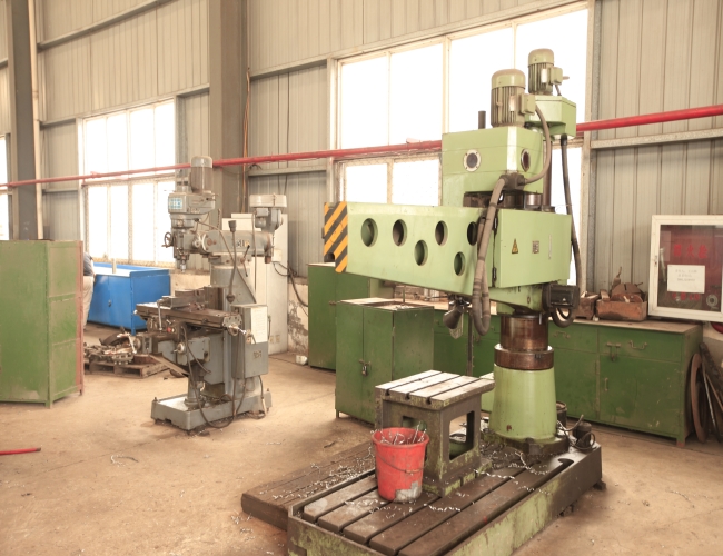 Drilling machine / lathe / milling machine